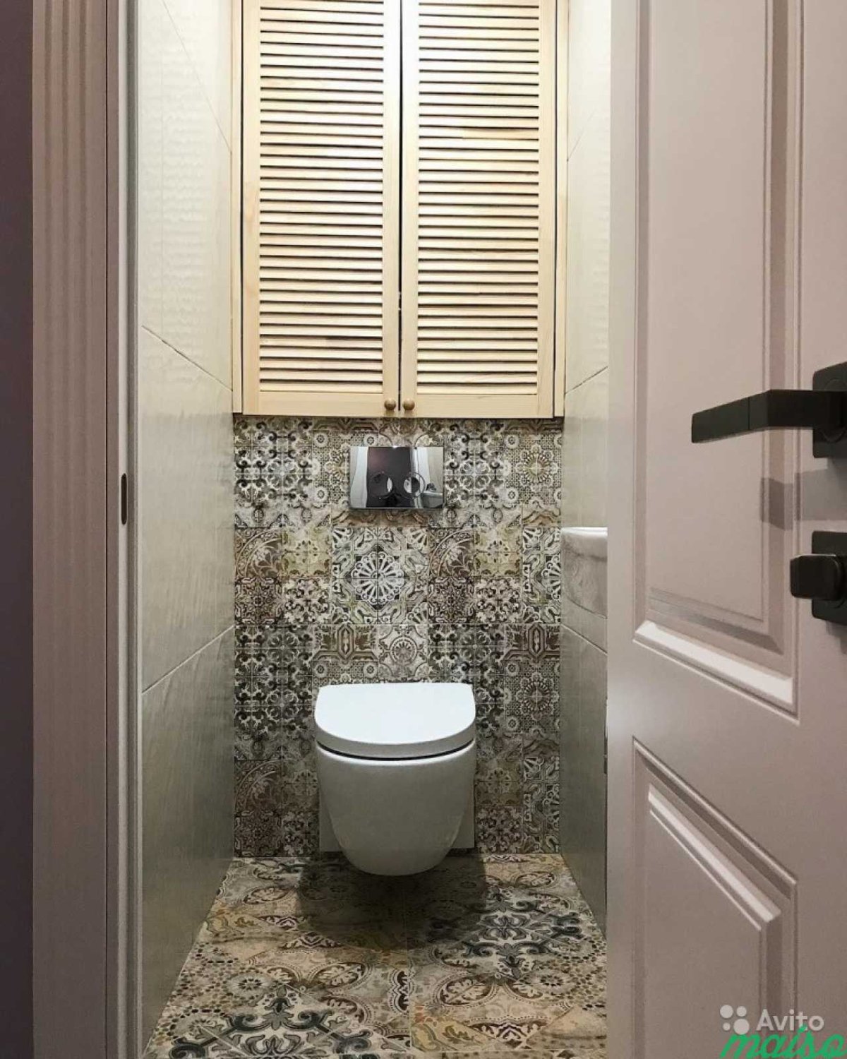 Стильный маленький туалет