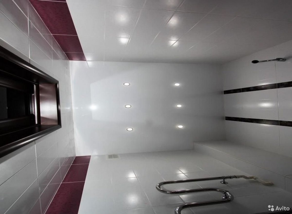 Натяжные потолки ванная