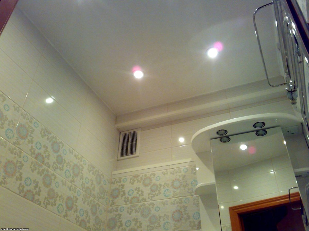 Натяжной потолок в хрущевке ванная