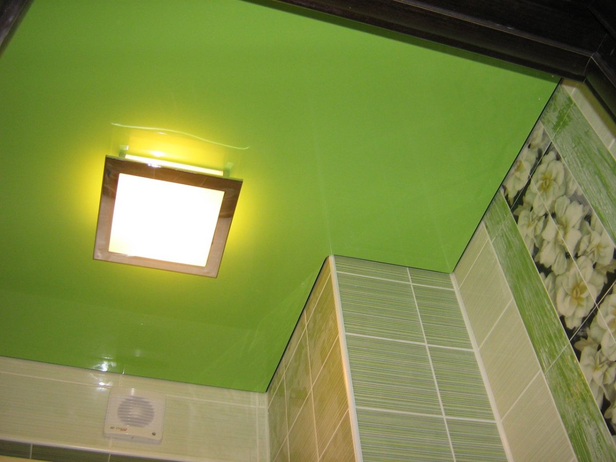 Подвесной потолок в туалете