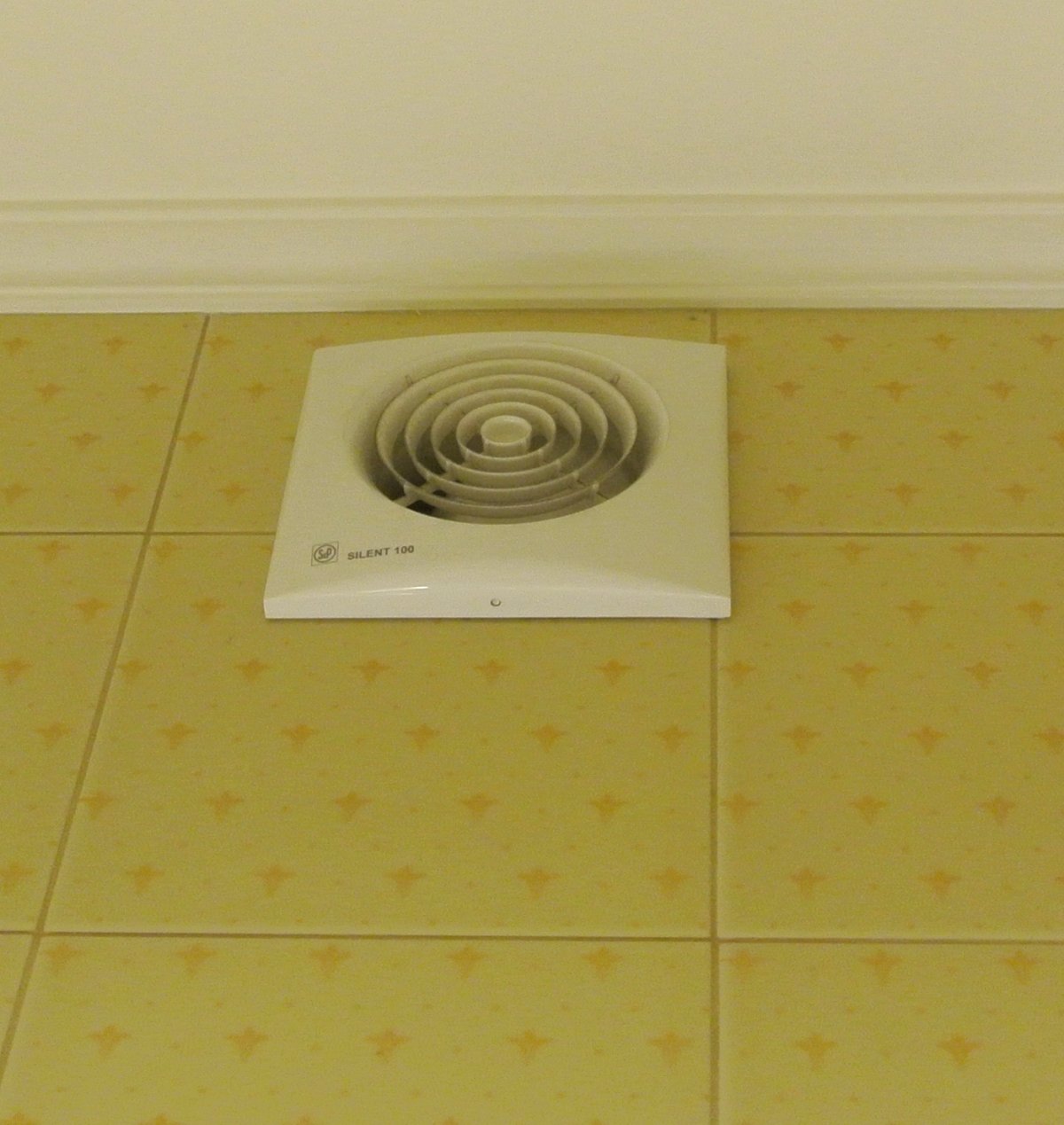 Потолочная вытяжка для ванной