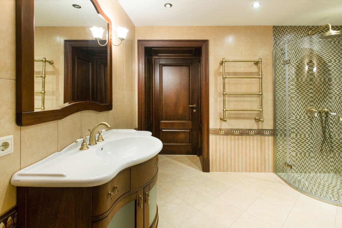 Двери для ванной комнаты