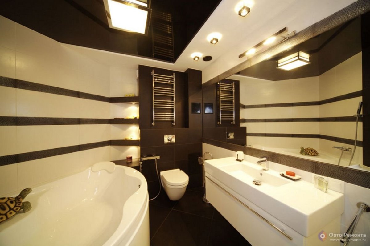 Черная дверь в ванную комнату