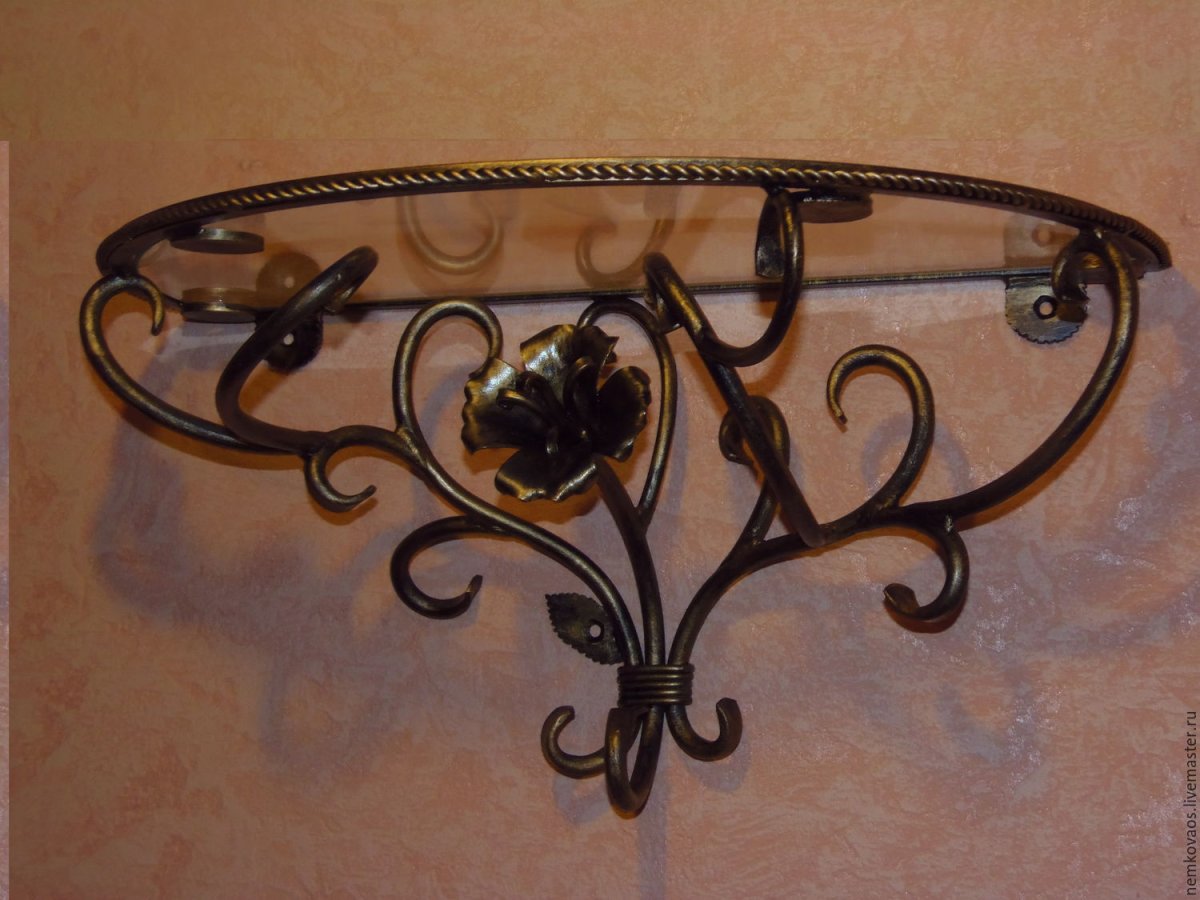 Кованые полочки для ванной комнаты
