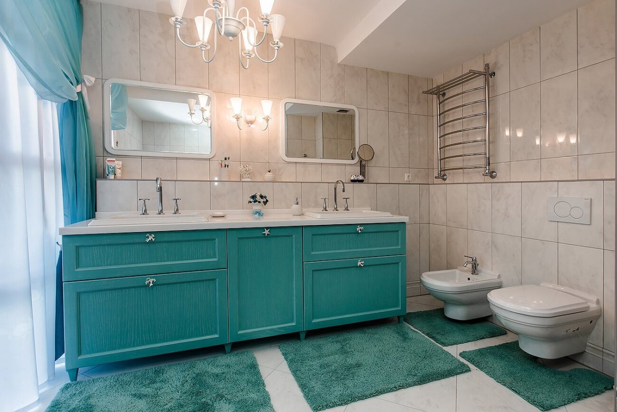 Бирюзовый цвет в интерьере ванной комнаты