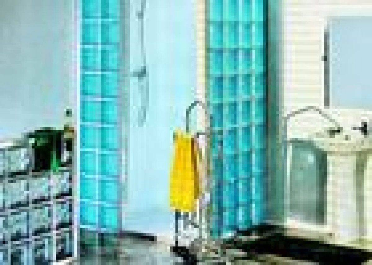 Стеклянная плитка для перегородок