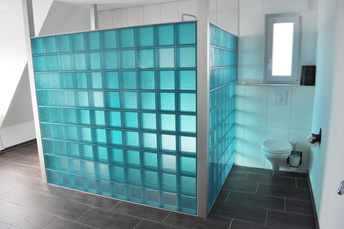 Душевая стеклянная кабина под 135 градусов