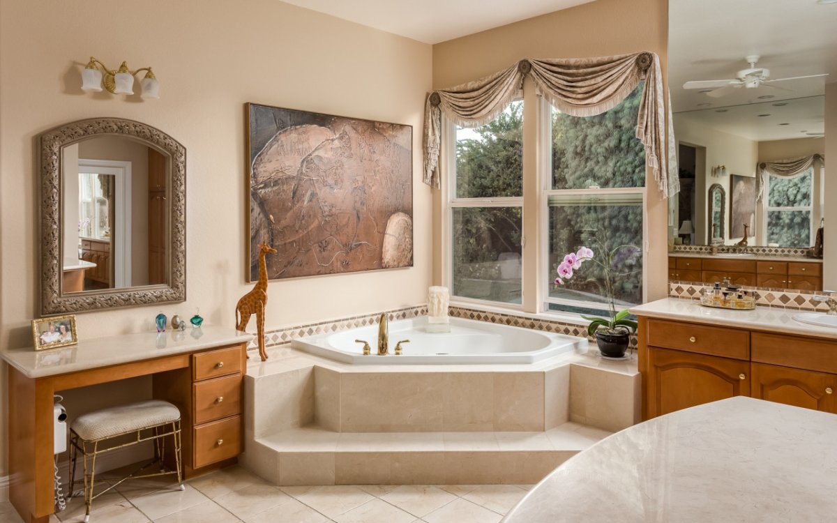 Ванна с окном планировка