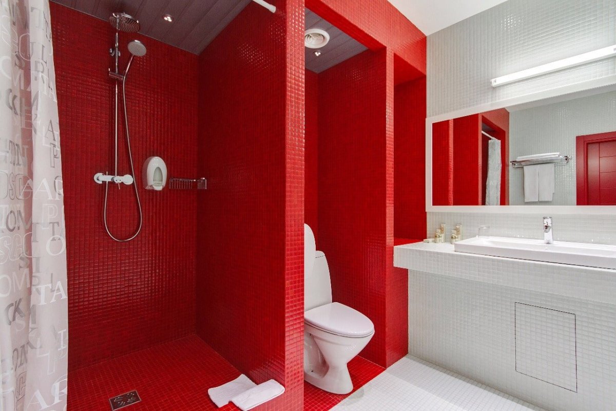 Санузел в Красном цвете