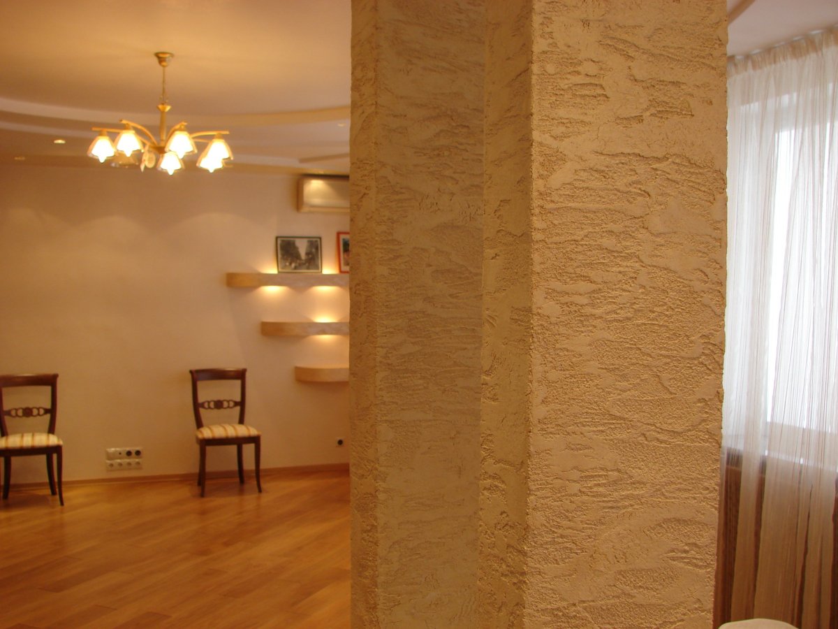 Декоративная штукатурка короед в интерьере