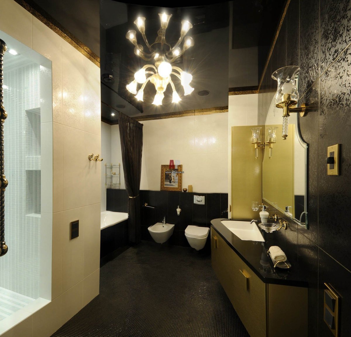 Черный натяжной потолок в ванной