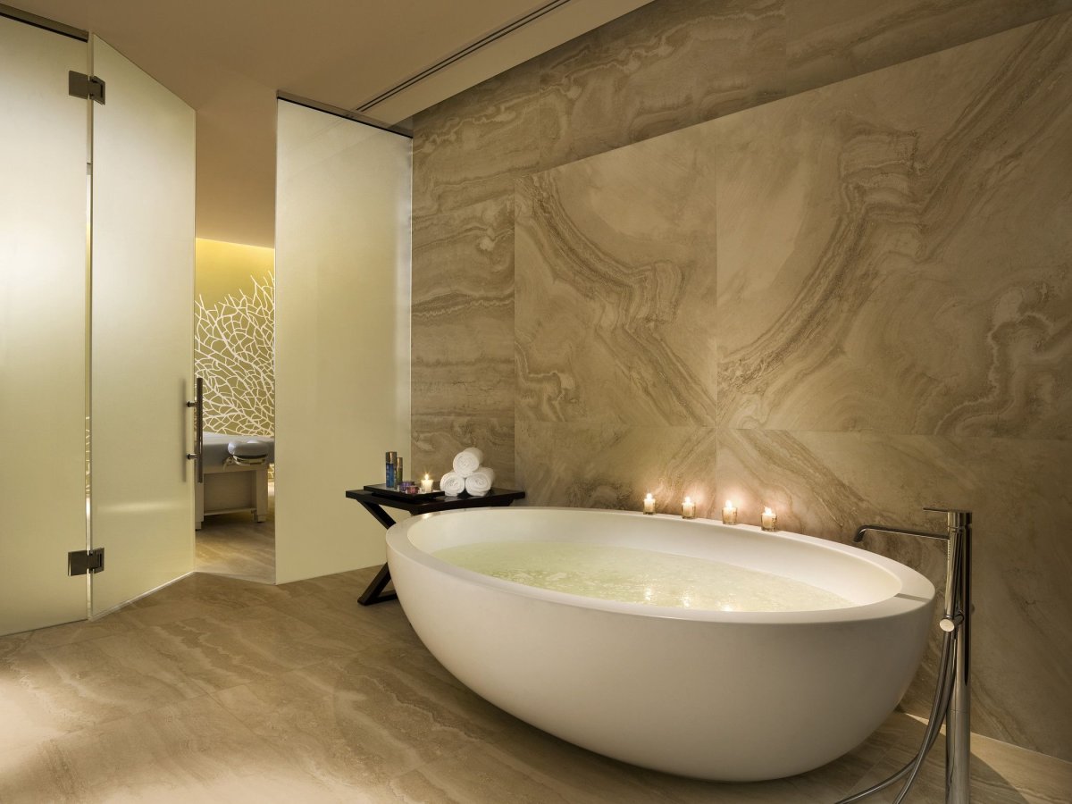 Ванная отделанная мрамором