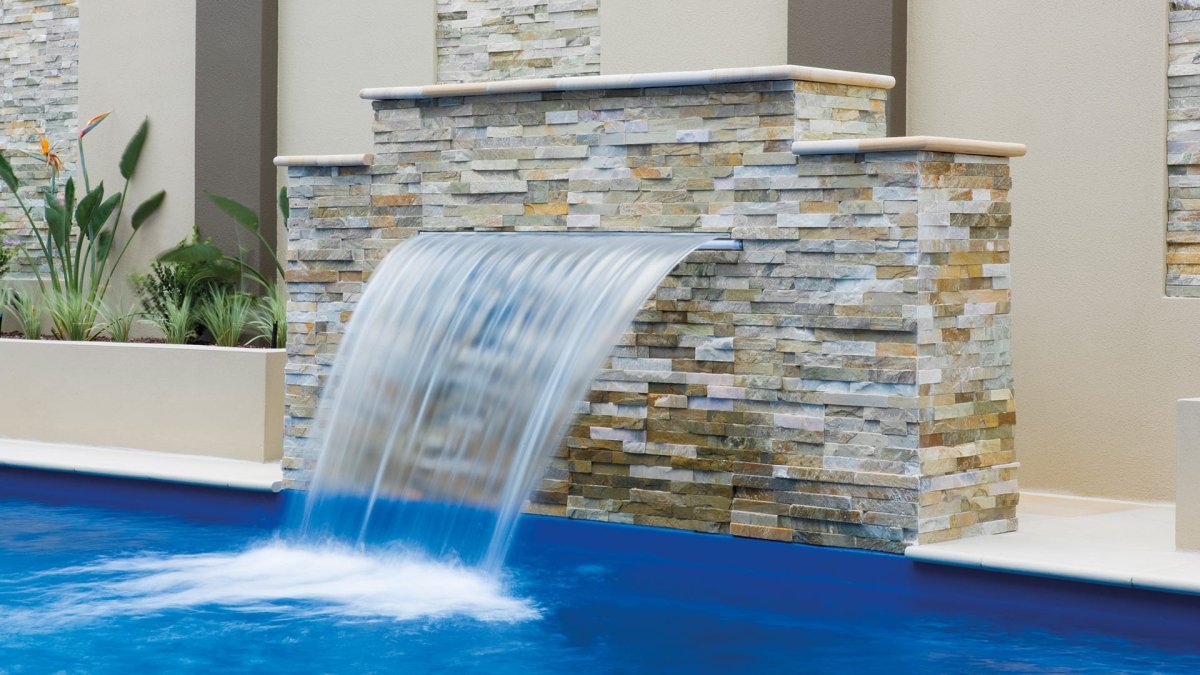 Водопад из стены для бассейна