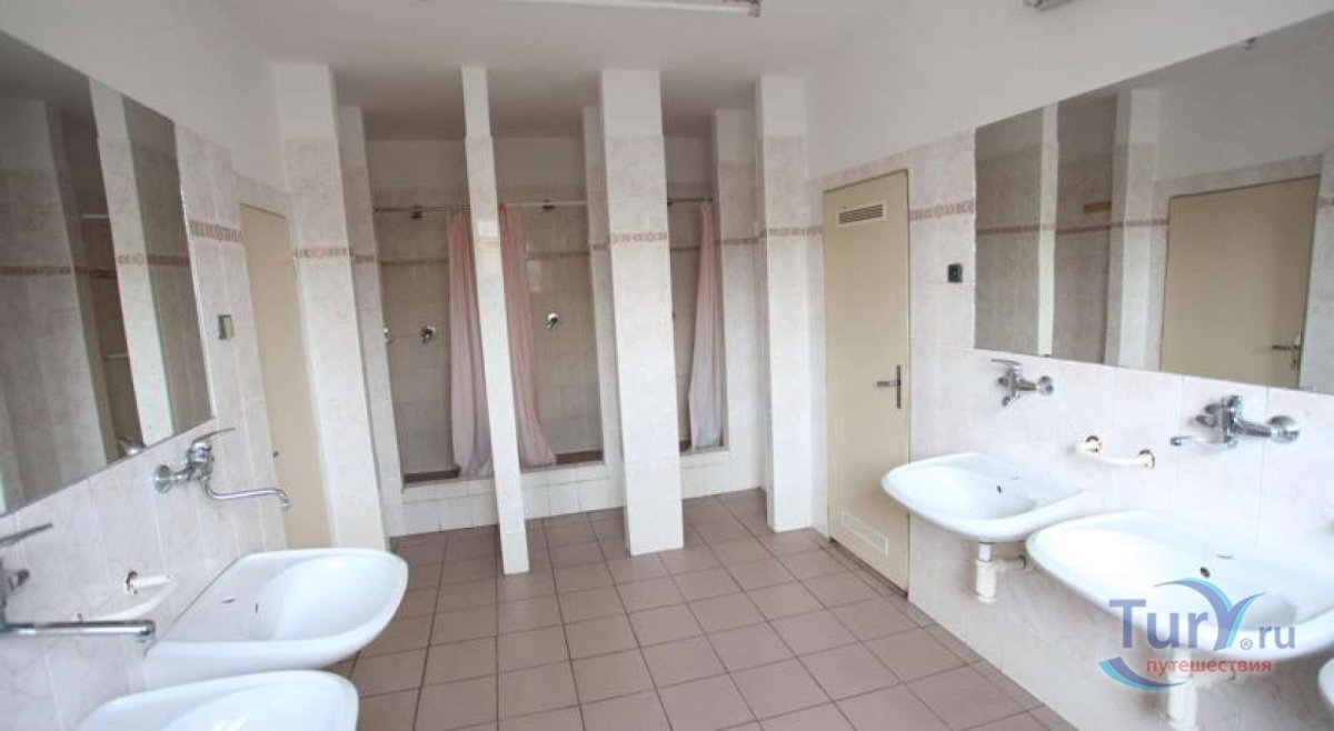 Душевые в хостеле