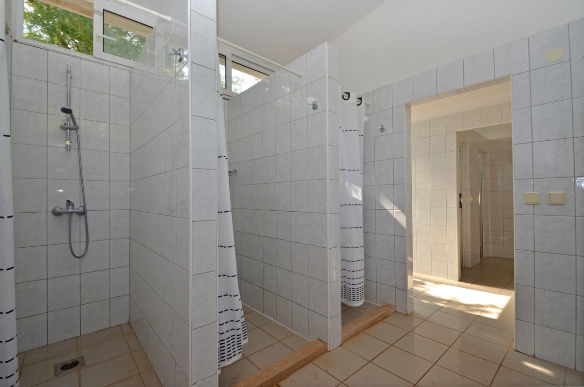 Душевая перегородка в маленькой ванной