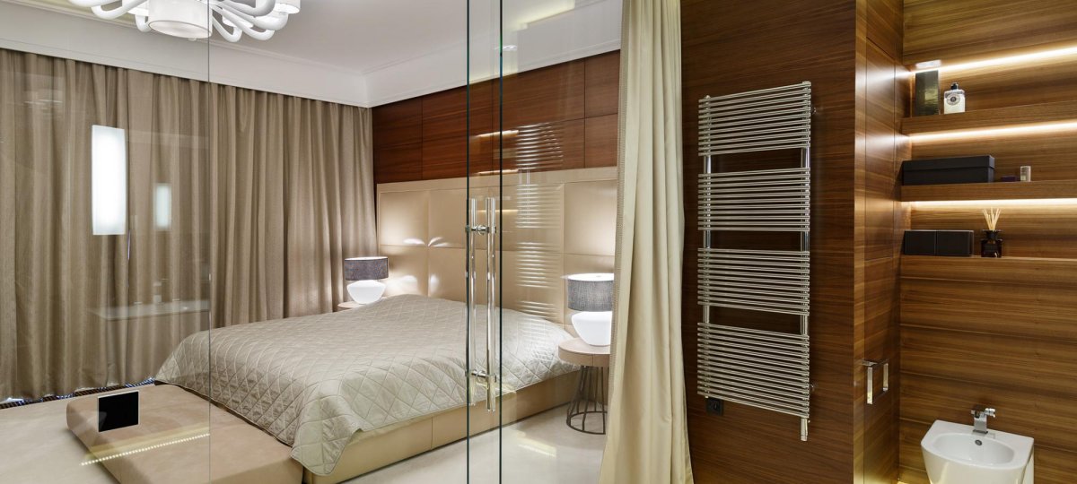 Угловая стеклянная перегородка в комнату