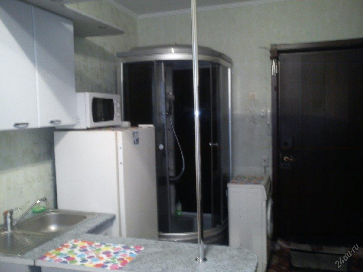 Комната в общежитии с душевой кабиной