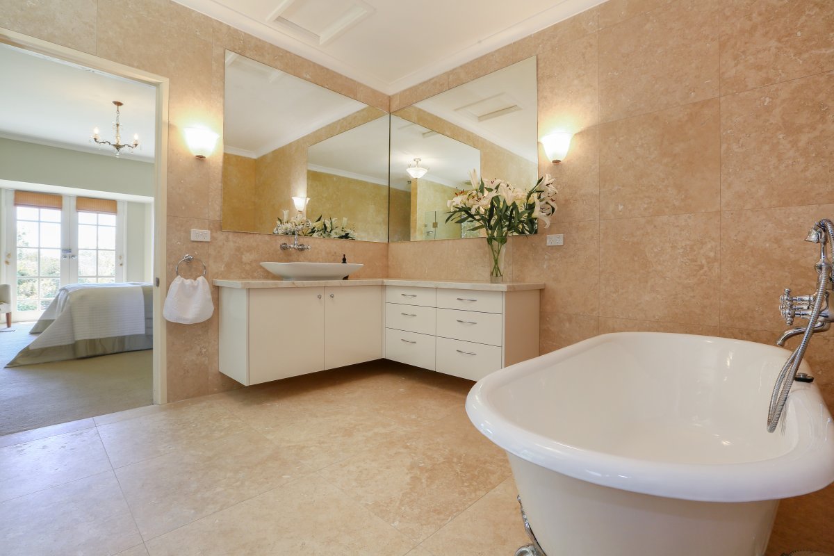 Травертин потолочный