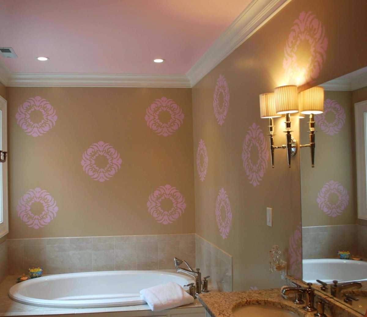 Трафареты для покраски стен в ванной