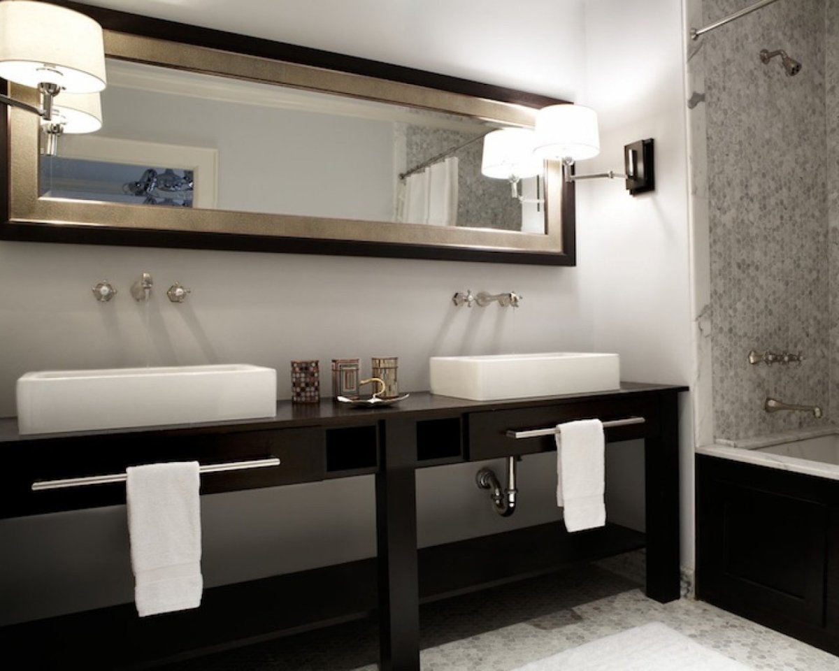 Туалетный столик в ванную