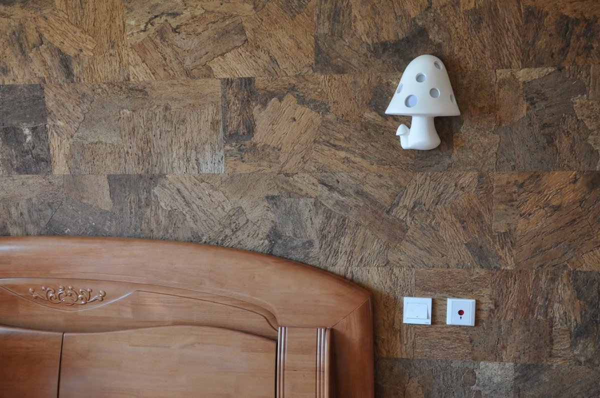 Пробковый декор на стену