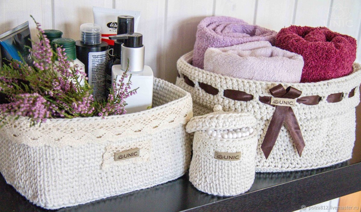 Трикотажные корзины в интерьере