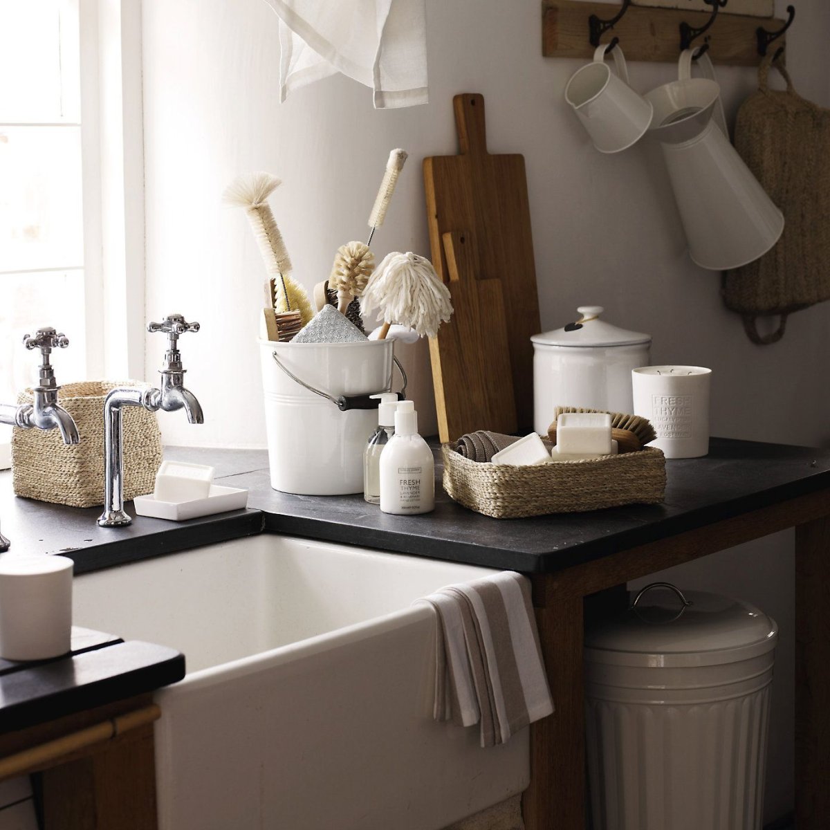 Плетеные аксессуары для ванной комнаты