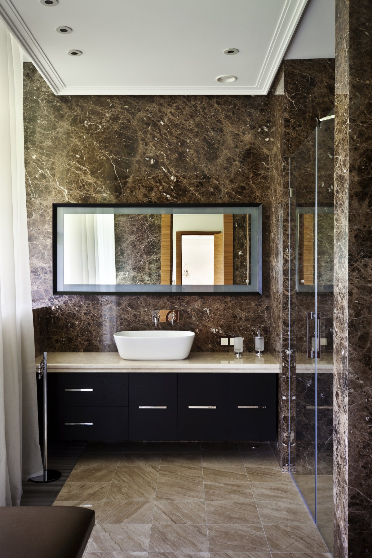 Мрамор Имперадор дарк ванная