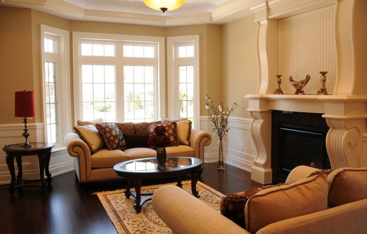 Гостиная с эркером в частном доме