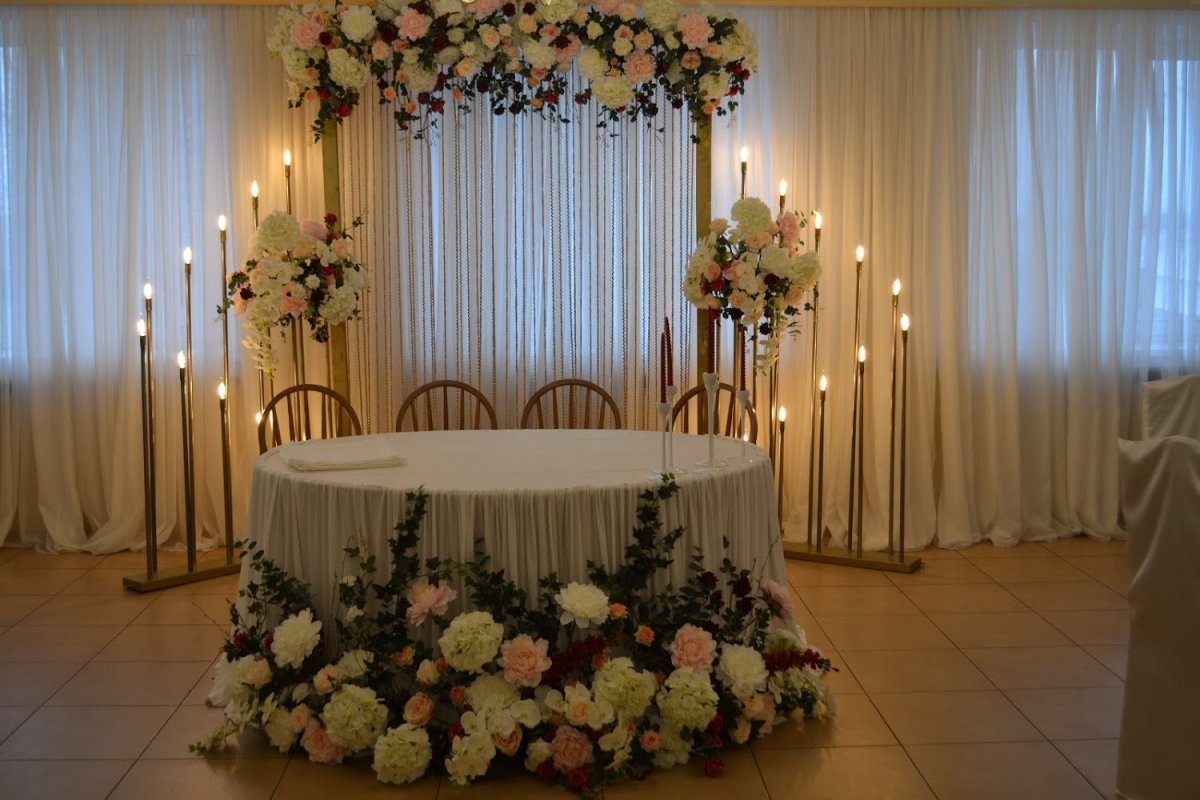 Украшение свадебного стола