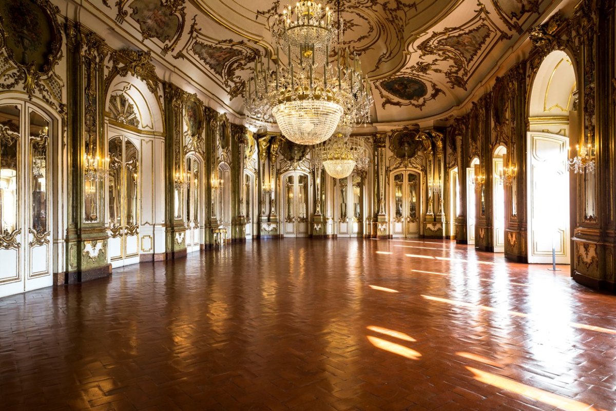 Бальный зал дворец Пушкино