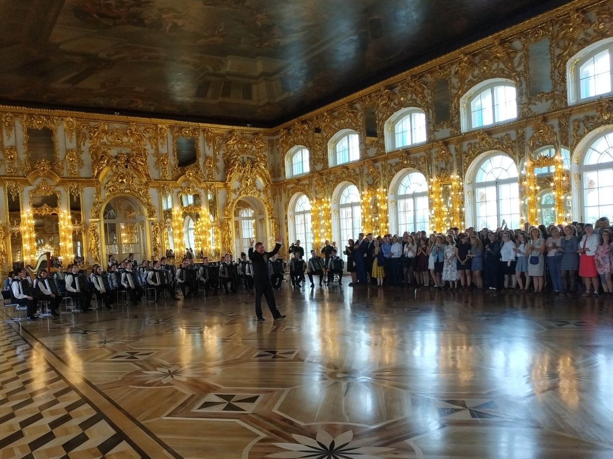 Екатерининский дворец бальный зал