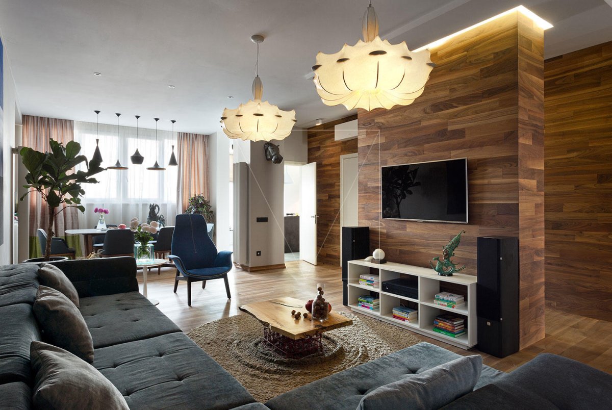 Гостиная с двумя люстрами