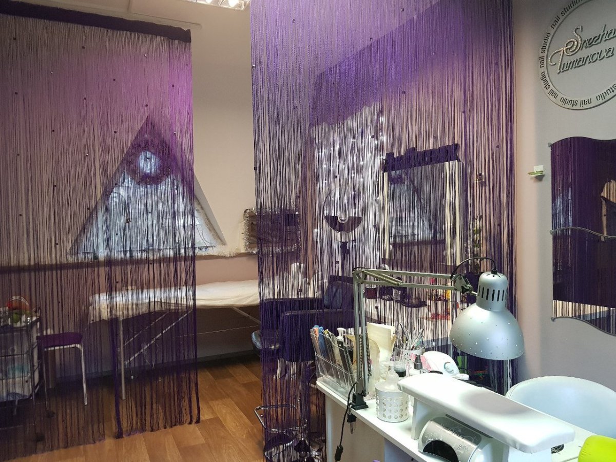 Шторы в гостиную с балконом