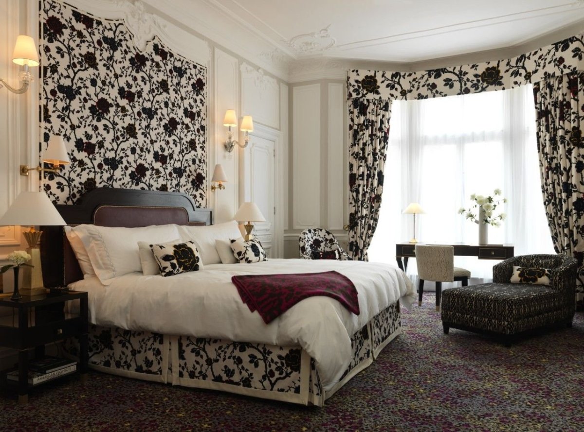 Варианты оклейки стен обоями в зале