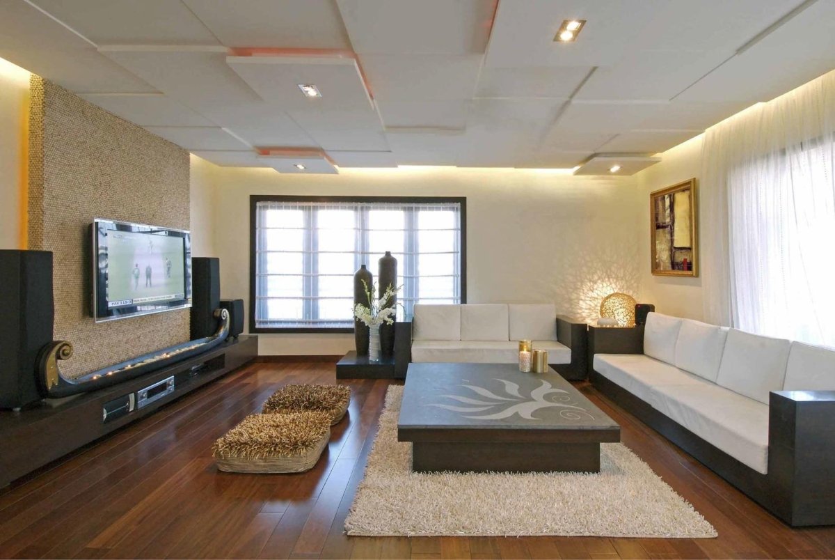 Огромная стена в гостиной