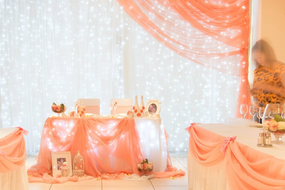 Украшения зала в персиковый цвет для детского сада