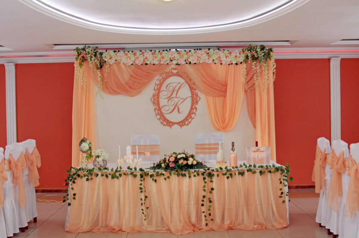 Украшение свадебного зала персиковый цвет