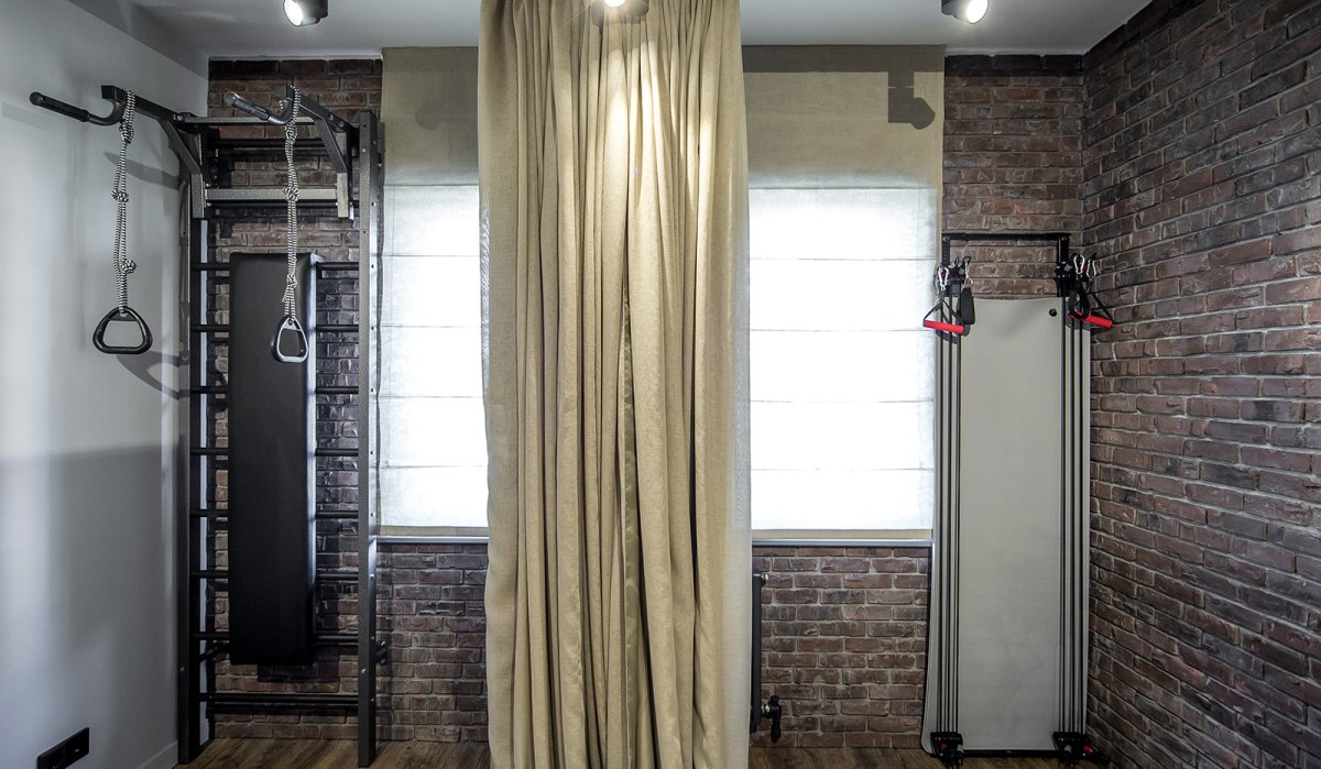 Спортивный уголок в гостиной