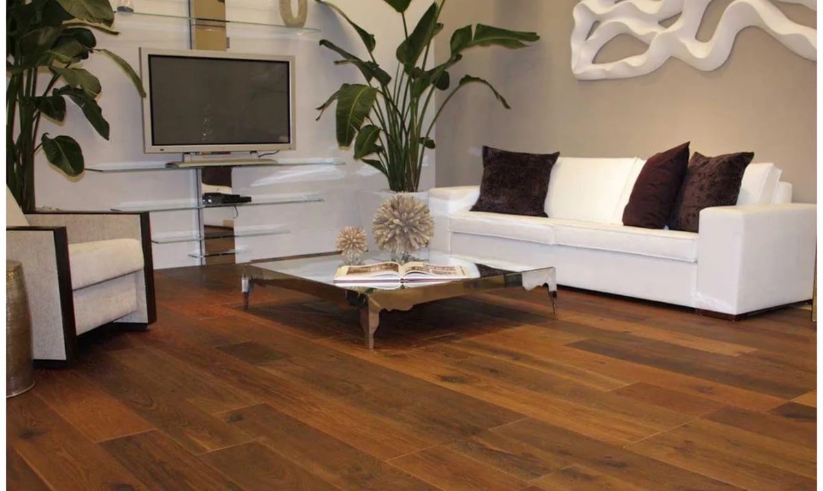 Сочетание обоев в гостиной