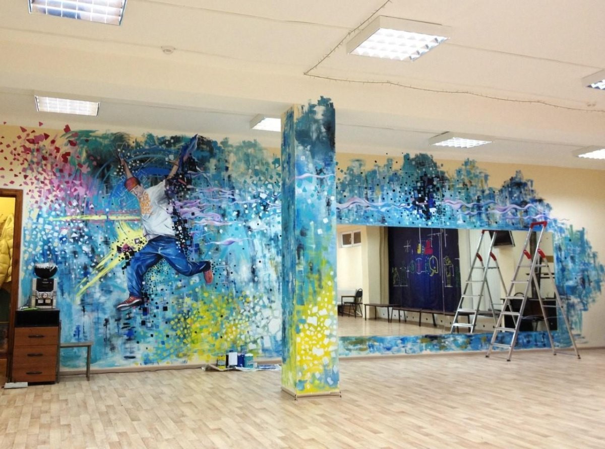 Роспись стен танцевального зала