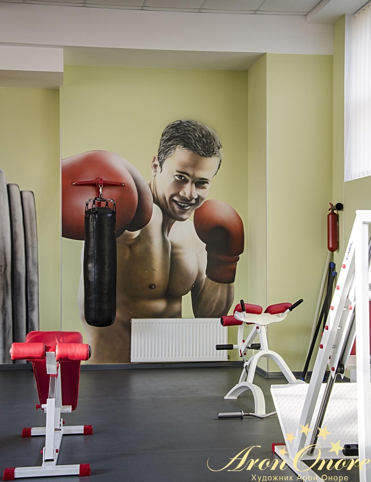 Роспись стен в танцевальном зале