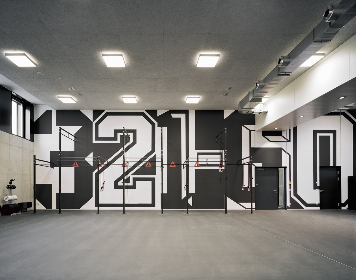 Школа 75 борцовский зал