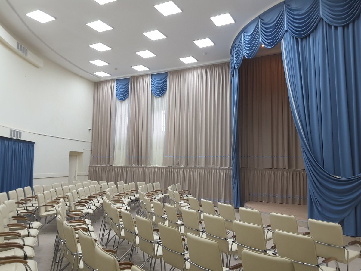 Небольшой актовый зал