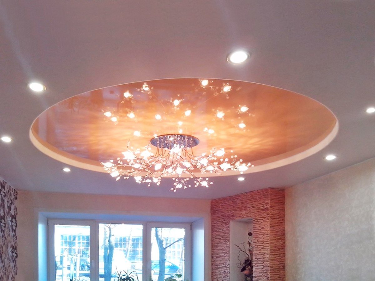 Натяжной потолок в 2 цвете спаеный