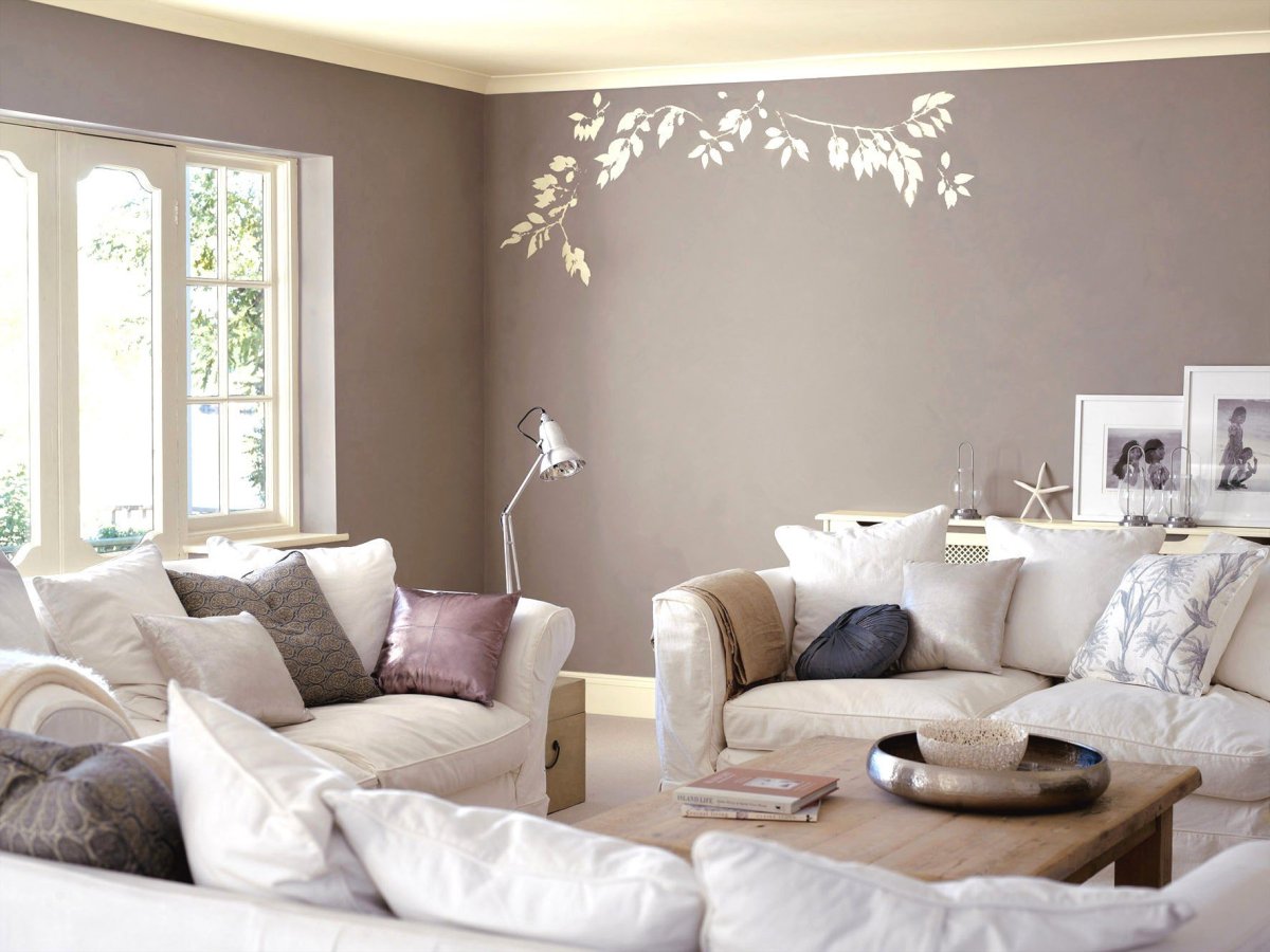 Краска для стен в гостиной