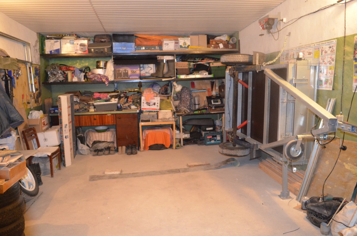 Полки в сарае