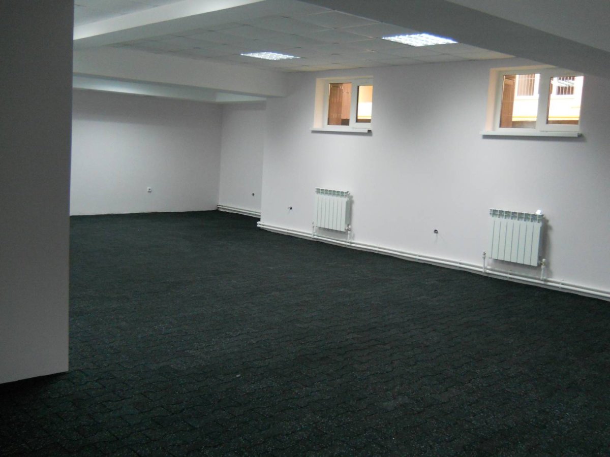 Резиновые покрытия для спортзала в гараже