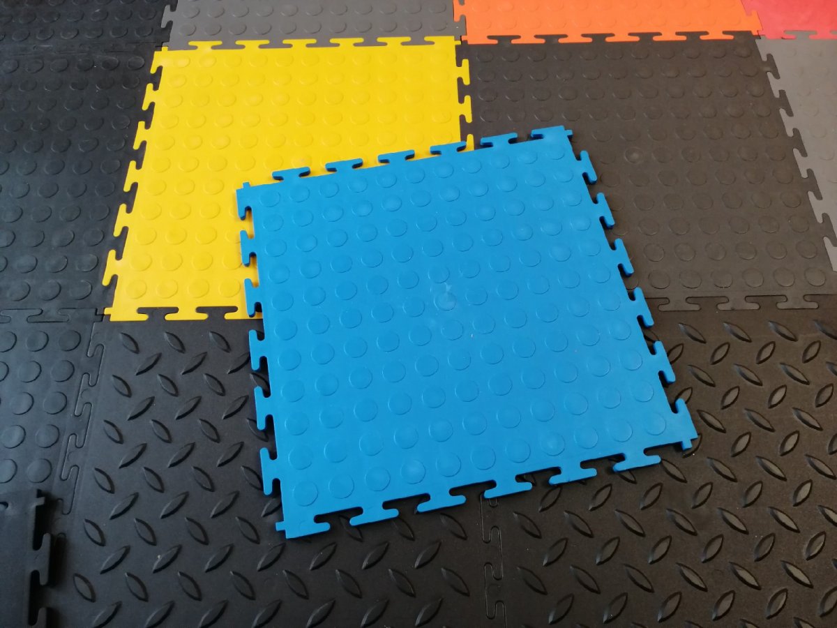 Пластиковые маты для гаража