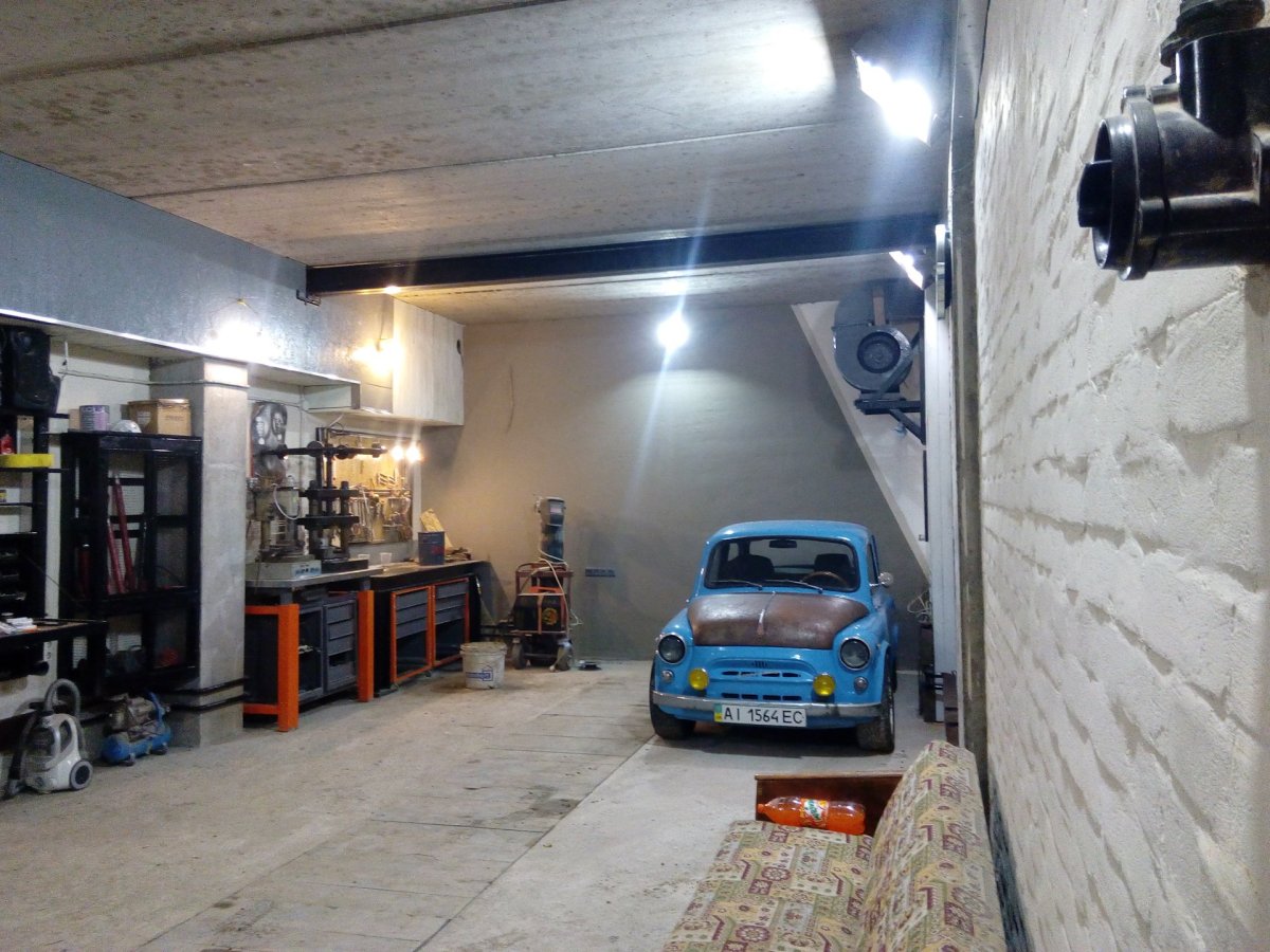 Гараж внутри